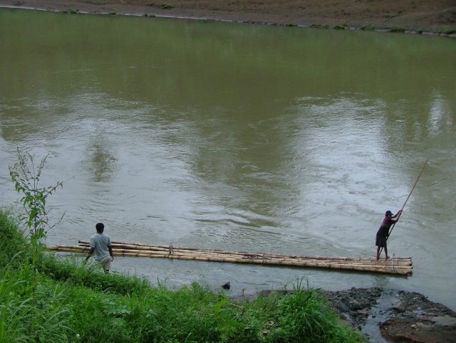 Radeaux de bambous dans les Highlands de Viti Levu