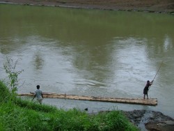 Radeaux de bambous dans les Highlands de Viti Levu