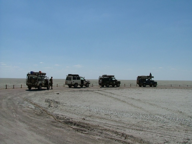 Notre troupe devant le pan d'Etosha