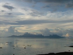 Moorea dans la lumière du crépuscule