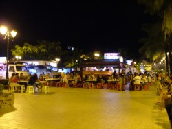 Sur le port de Papeete, les sympathiques roulettes, très populaires