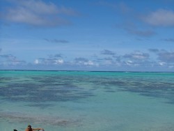 La longue plage de Haapiti