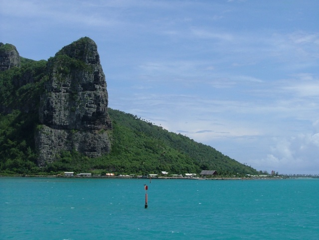 Le piton rocheux de Vaeia
