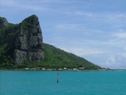 Le piton rocheux de Vaeia