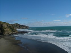 Plage immense et déserte de Muriwai Beach