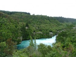 Huka Falls en aval