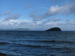 Le lac Taupo et son ile mystérieuse