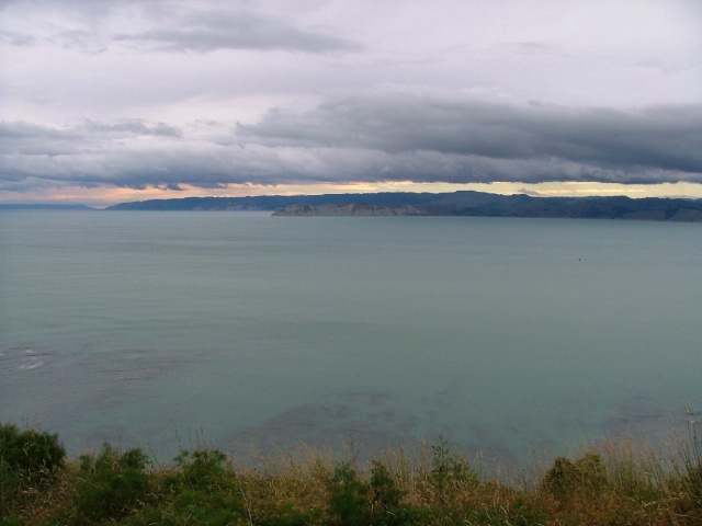Ce soir non plus, nous ne verrons pas le coucher du soleil, juste les lueurs de ces rayons